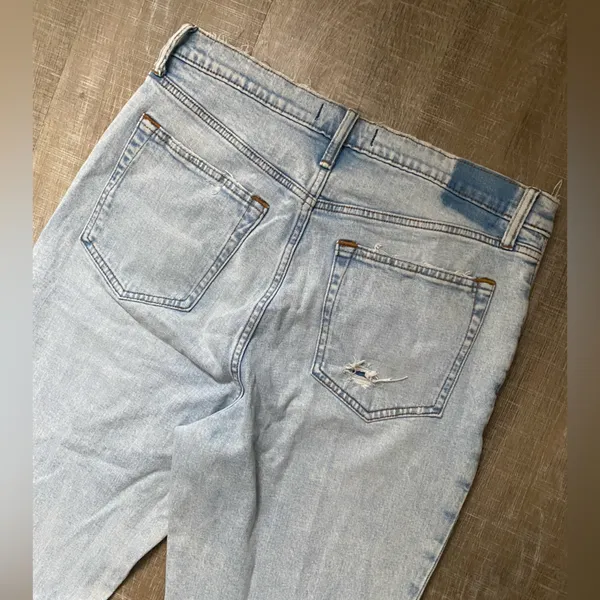 Abercrombie & Fitch Ankle Straight Ultra High Rise Jean Light Wash Distressed 32 - Image 8