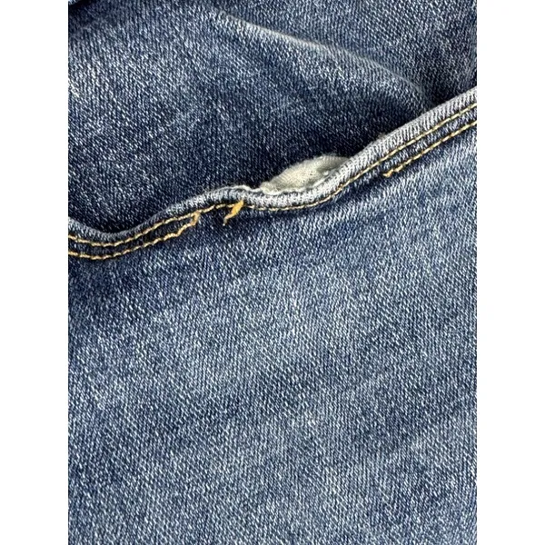 Levi's Classic Straight Leg Medium Wash Blue Jeans Womens Size 8 Mid Rise - Image 4