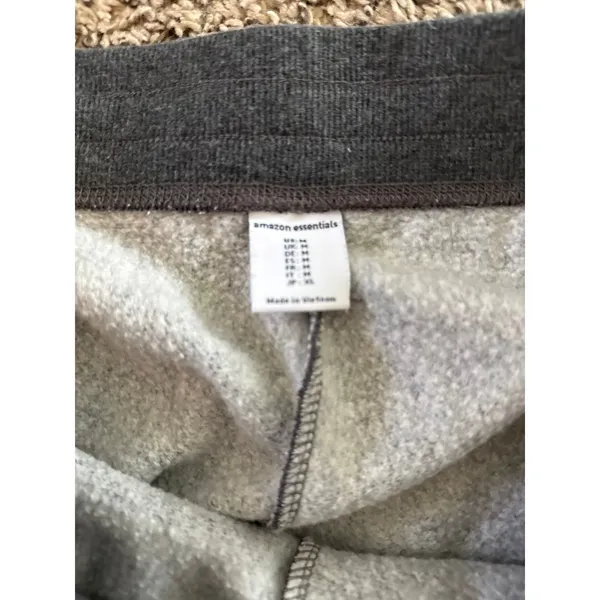 Amazon Essentials Women's Gray Sweat Shorts Size Medium‎ - Image 4
