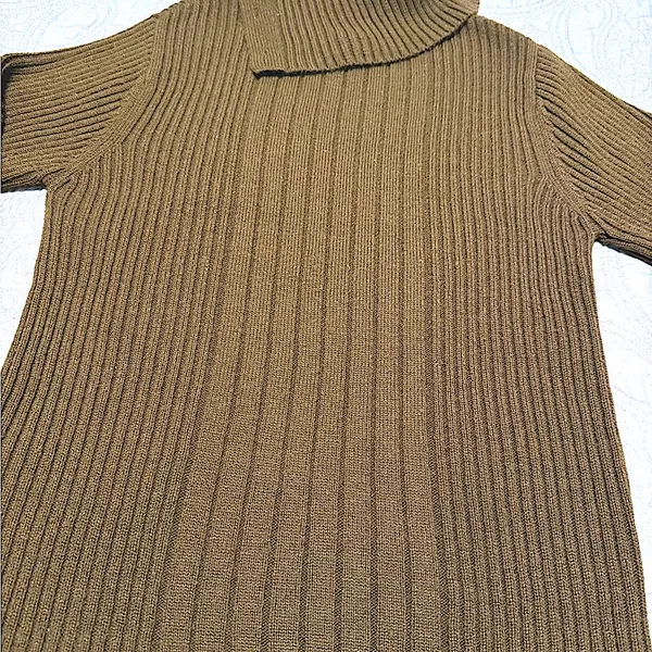 Large Derek Heart Brown Chunky Knit Turtleneck Sweater - Image 4