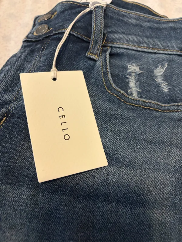 bnwt cello cropped skinny ripped jeans - Image 4