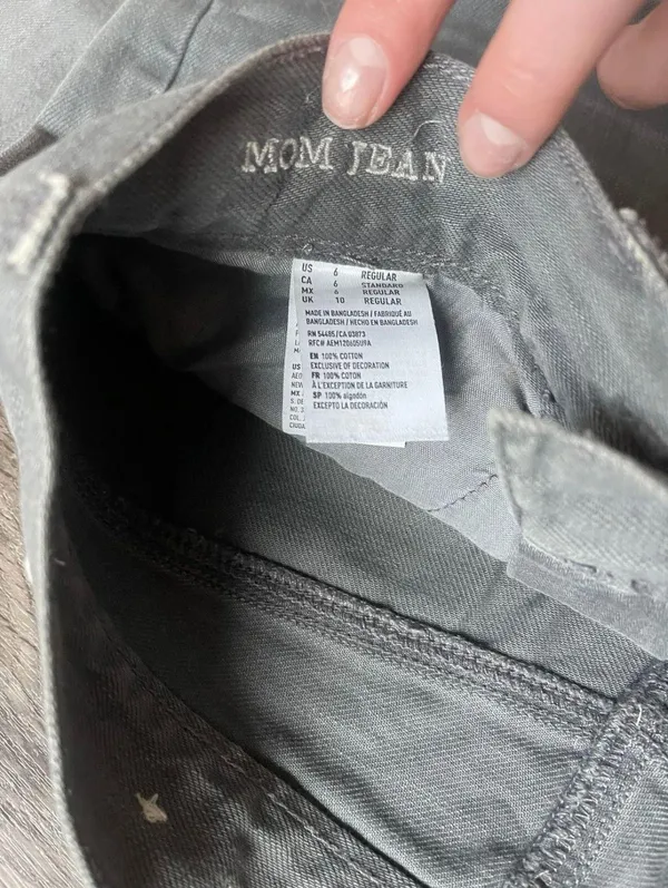 American Eagle mom jeans size 6 - Image 2