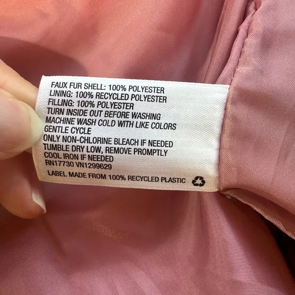 WILD FABLE Rose Pink Faux Fur Quilted Cropped Puffer Jacket Size Medium - Image 9