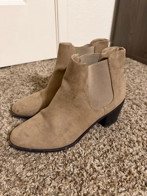 Tan booties Size 8.5 - Image 4