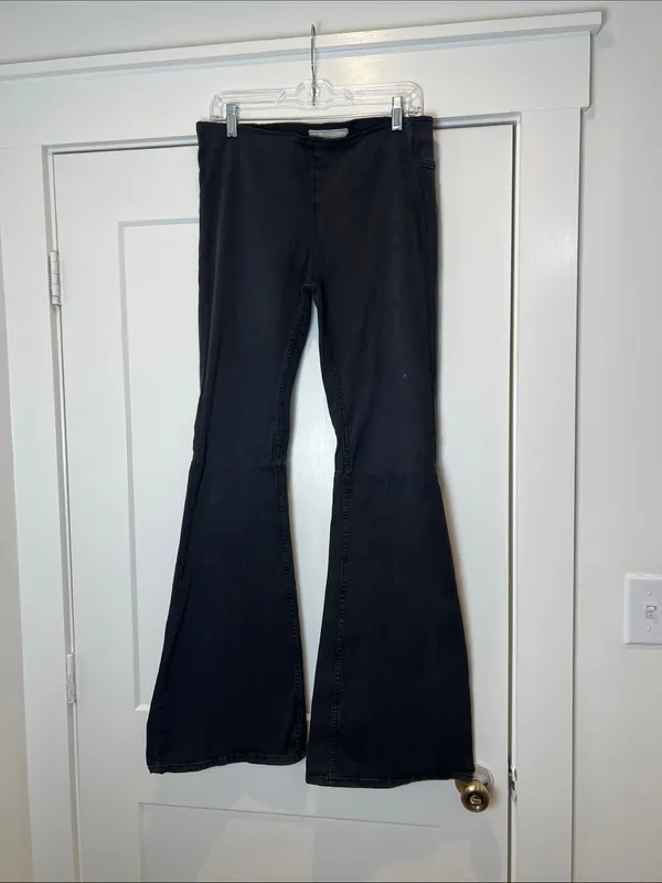 Free People Penny pull on Black/dark grey Flare Jeans size 29 - Image 2