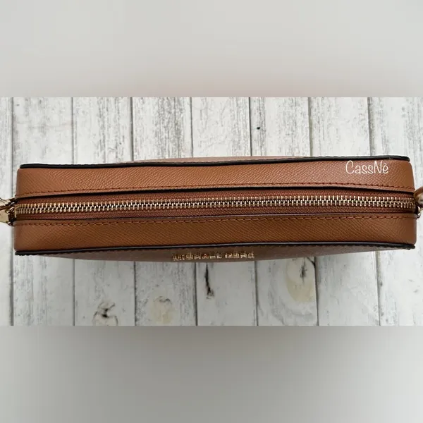 Michael Kors Jet Set Large Saffiano Leather Crossbody Bag - Image 3