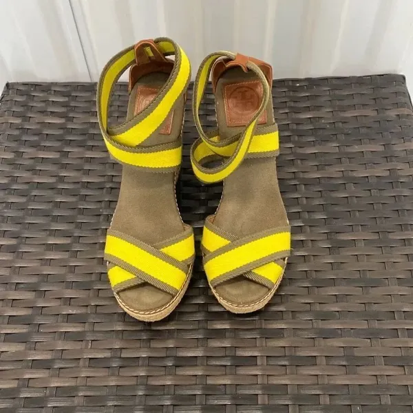 Tory Burch, wedge sandals, size 7 - Image 5