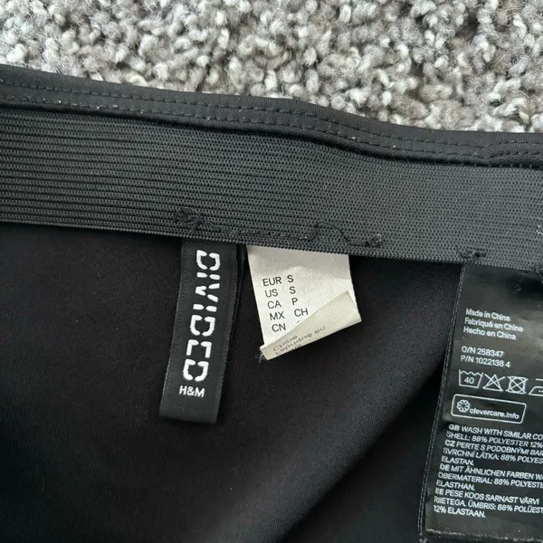H&M Black Slit Mini Skirt - Image 3
