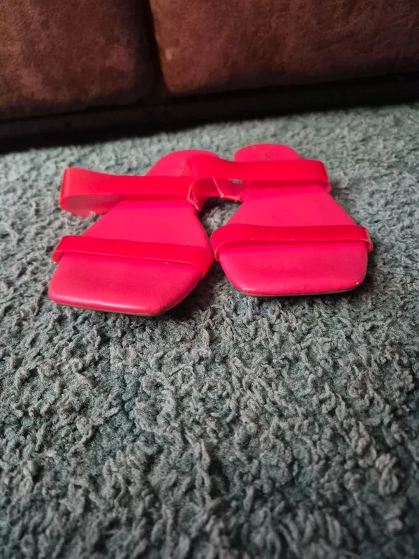 Marc Fisher Jelly Sandals 9M - Image 4