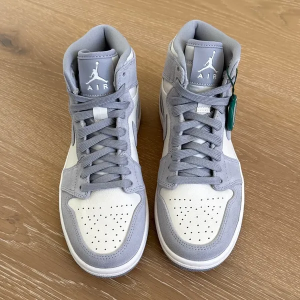 Air Jordan 1 Retro High Pale Ivory Sneakers Size W 7 in Off White Gray - Image 3