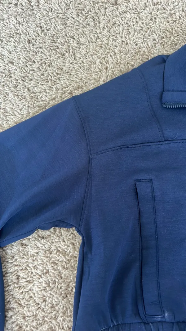 Cropped Gilly Hicks Sweatshirt - Image 4