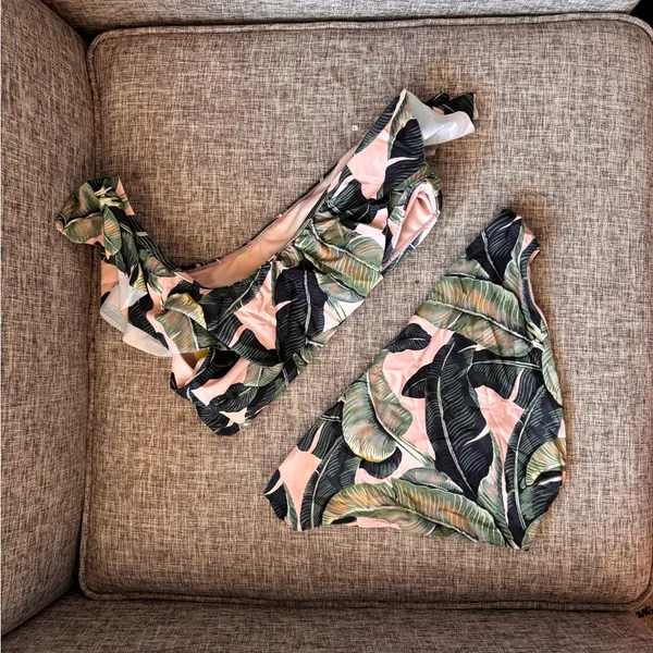 Gianni Bini Pink and Green Tropical Leaf Bikini Set - Image 2