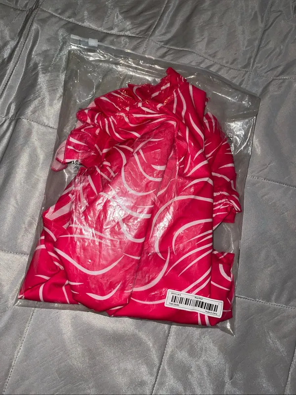 NWT Pink Abstract Wave Blouse – Size XL– Lightweight & Flowy - Image 3