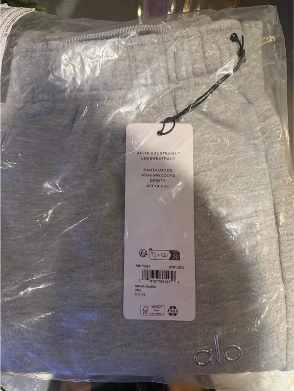 Alo Sweatpants Yoga Accolade Straight Leg Grey - Image 4