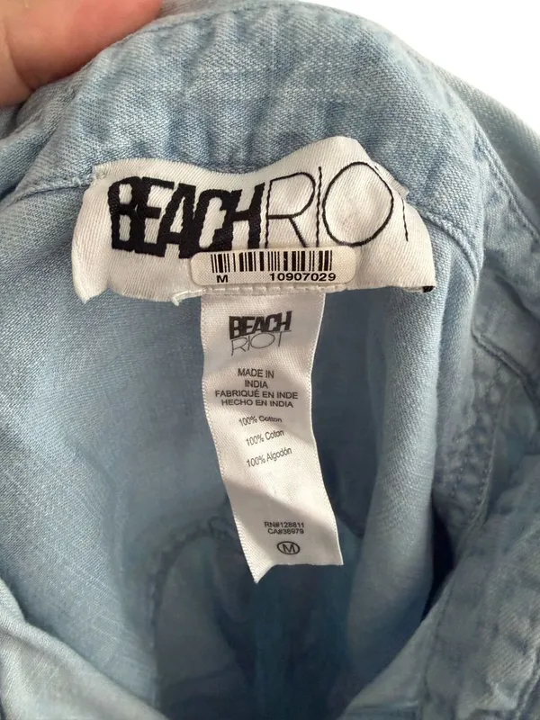 BEACH RIOT Denim Button Down Shirt Size Medium - Image 6