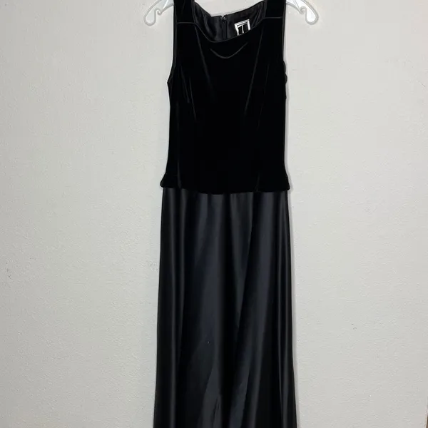 Vintage Tadashi‎ Velvet Dress Black - Image 4