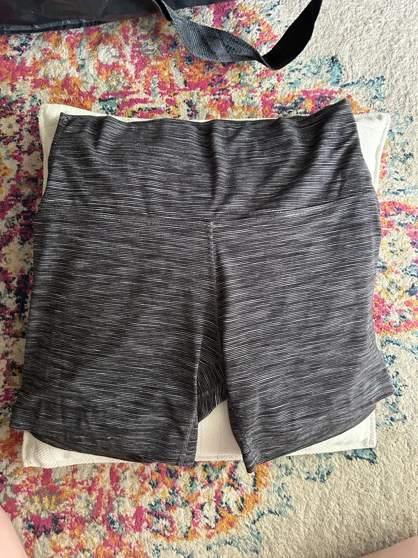 Lululemon Align Shorts 6” size 10 - Image 2