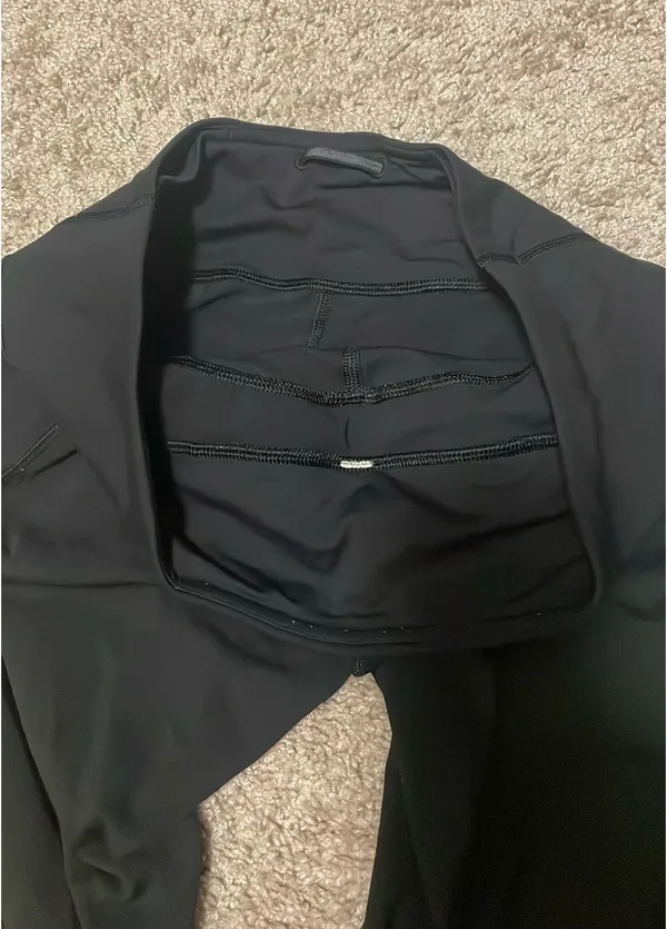 Lululemon black leggings with pockets - Image 9