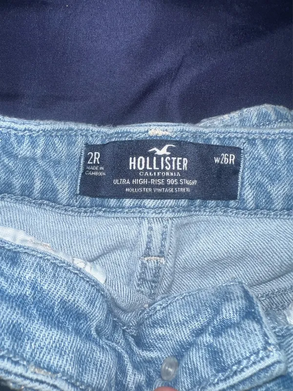 High-Waisted Hollister Jeans Mom - Image 3
