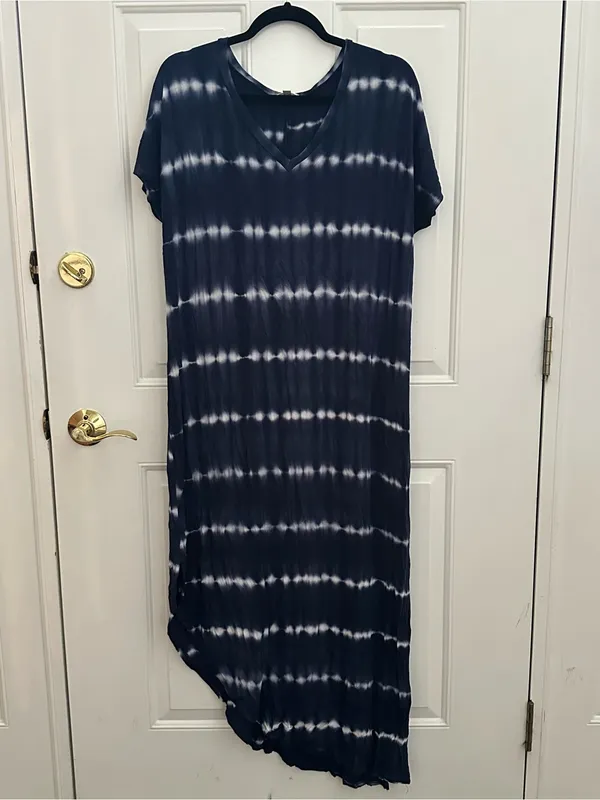 Hailey & co Women's Navy Tie-Dye V-Neck Maxi Dress size L - Image 5
