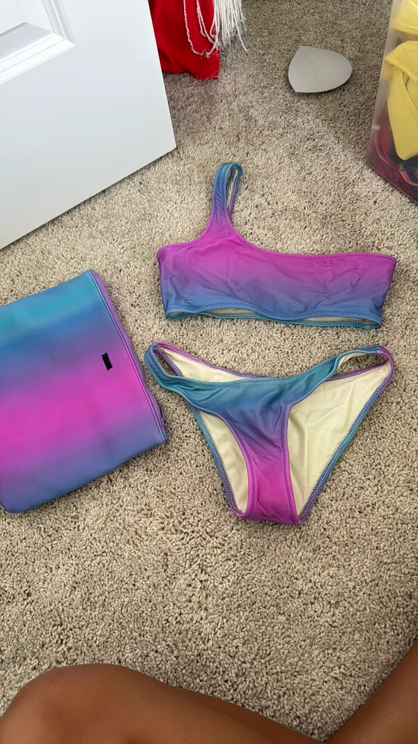 Triangl Bikini Set - Image 4