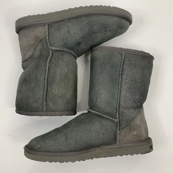 UGG Size 6 Classic Short Boots Australia Gray Suede Leather‎ Sheepskin Women's - Image 3
