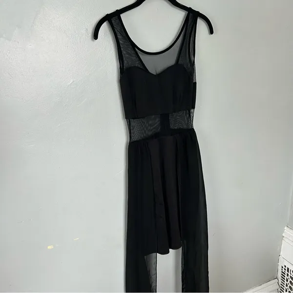 Elegant Black Sleeveless Dress - Image 3