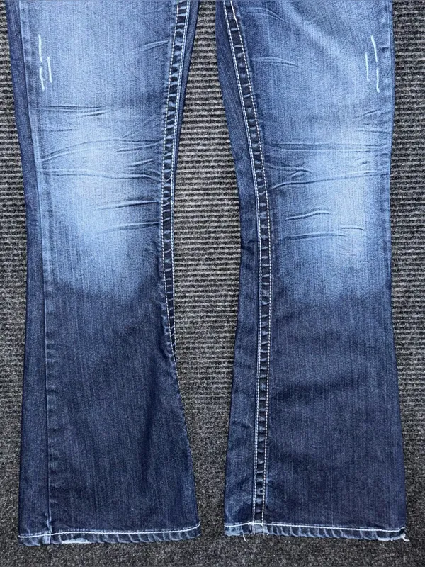 Buckle BKE Sabrina Low Rise Flare Jeans Size 26 x 31 Distressed Flap Pocket Y2K - Image 4