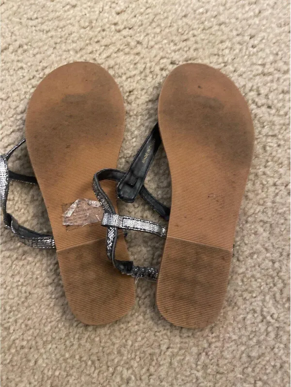 C326 Sandals size 8 used have imperfection on top from sticker - Image 3