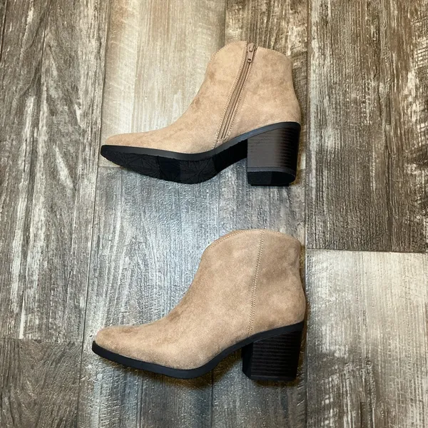 Sonoma Tan Ankle Boots Size 6.5 - Image 5