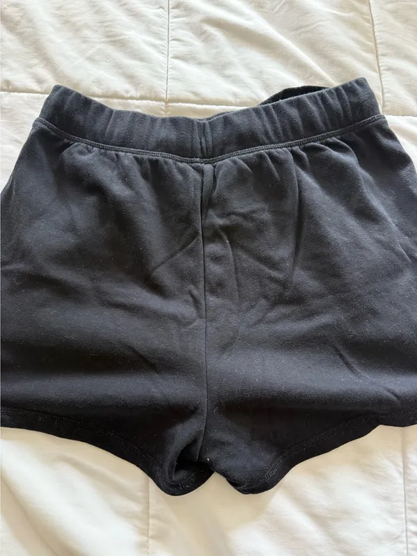 Old Navy High-Rise Shorts - Image 3