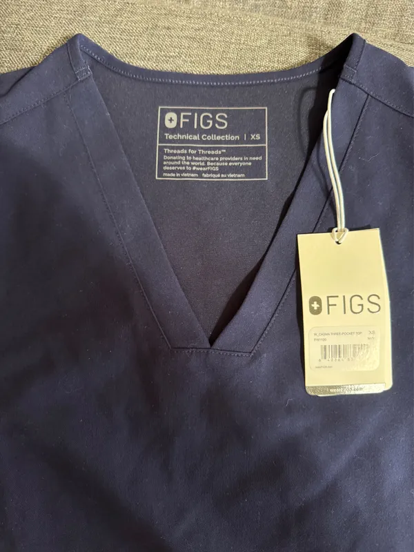 FIGS Casma Three-Pocket Scrub Top - Image 2