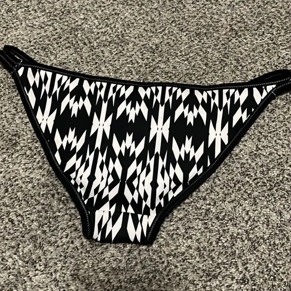 Victoria’s Secret Bikini Bottoms Aztec Black White - L - Image 2
