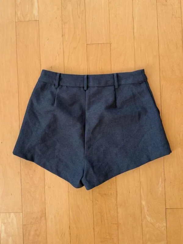 Princess Polly Chivon tailored grey shorts  - Image 3