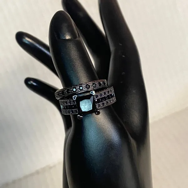 Women's Black Cubic Zirconia Silver Plated Rhinestone Wedding Ring & Band 8.5 - Image 3