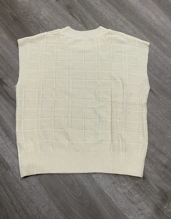 Milk White Sleeveless Sweater Top - Image 4