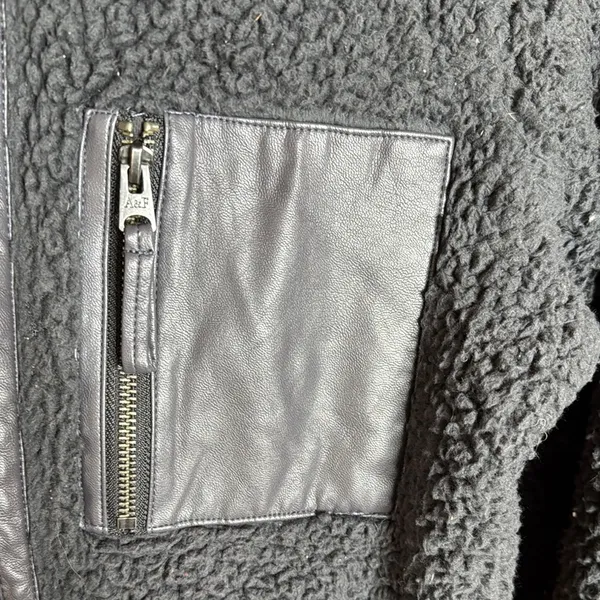 Abercrombie & Fitch Soft A&F Leather Trim Sherpa Fleece Jacket Size Small - Image 5
