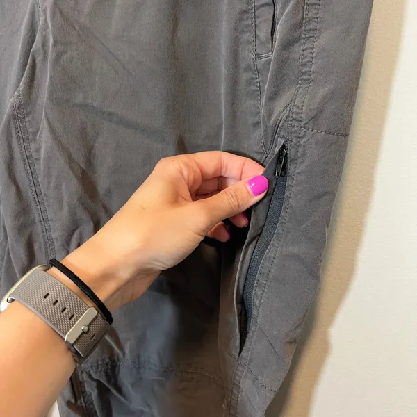 KUHL‎ Women's Charcoal Gray Hiking Pants Articulated Knee Size 4 Short - Image 4
