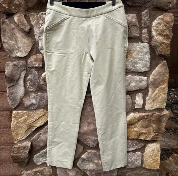 Women’s Peter Millar Tech Pant The Summit Club Beige Size 6 Golf NWT - Image 3