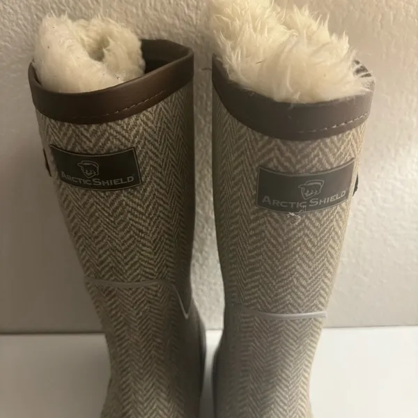 Arctic Shield size 10 Brown/Tan Sherpa Lined Waterproof Rubber Boots - Image 3