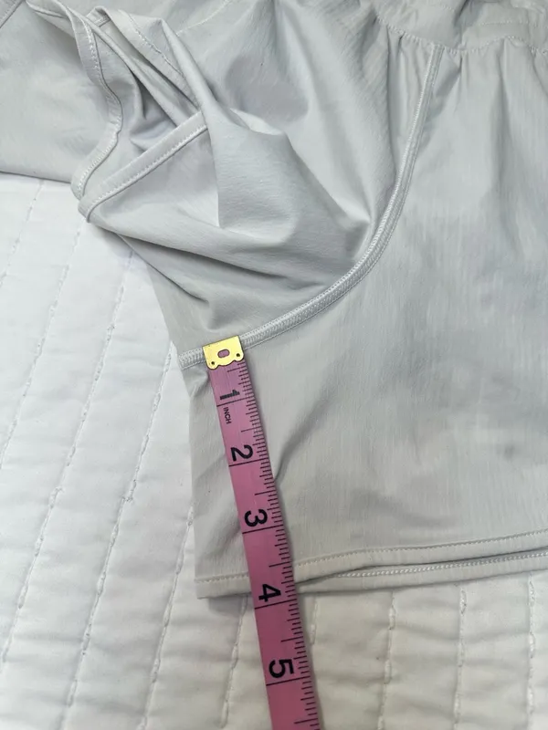 Lululemon Athletica Cream Women's Athletic Shorts - Elastic Waist in Size 12 - Image 6