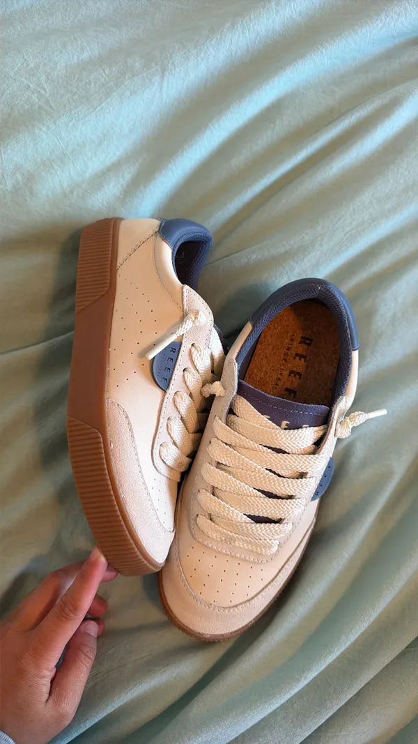Reef Shoes Size 6 - Image 3
