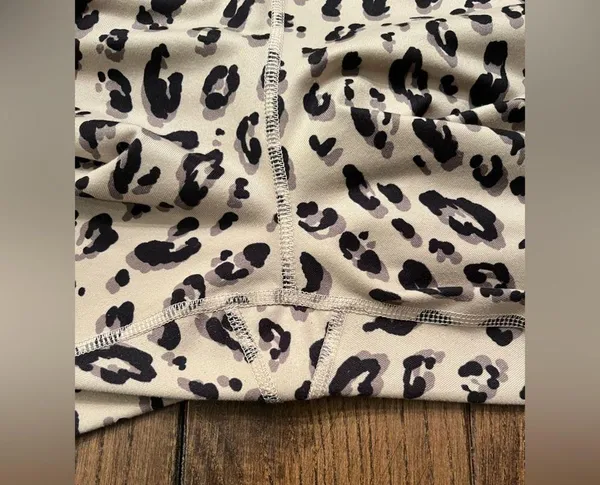 Old Navy Active Elevate Cropped Leggings Sz L Cheetah  🐆 print EUC - Image 5