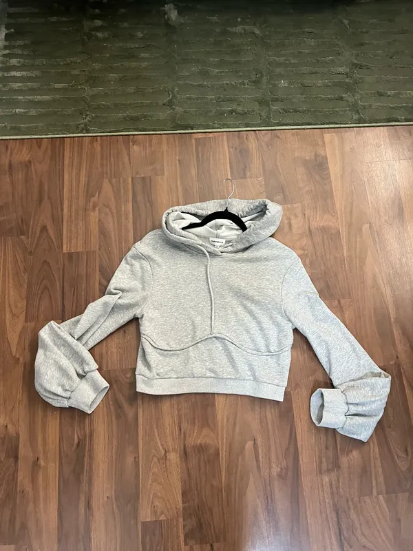 Superdown Christine heather gray cropped hoodie sweater L - Image 6