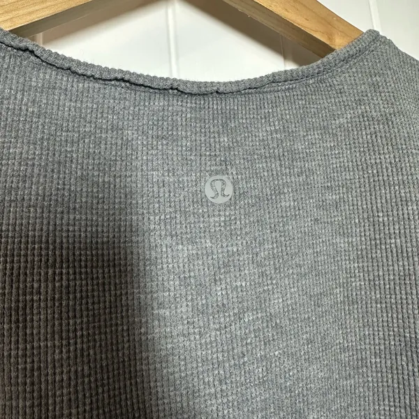 Lululemon Waffle Knit Grey T-shirt - Image 3