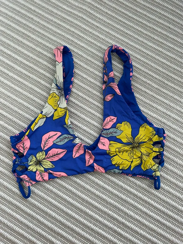 Everything But Water Reversible Bikini Top - Image 3