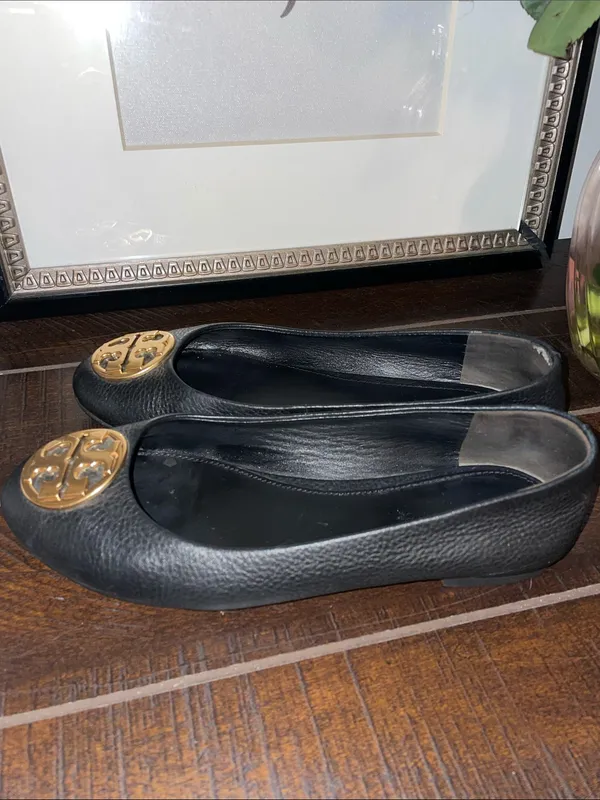 Tory Burch Black Leather Chelsea Flats Size 5.5 - Image 4