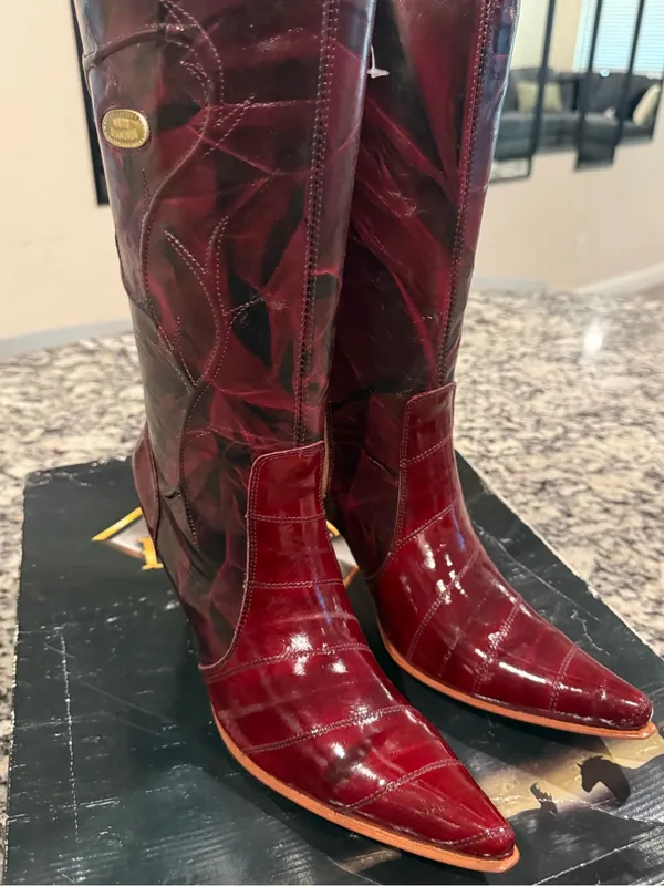 White Diamond Vintage-Inspired Genuine Eel Skin Western Boots - Image 4