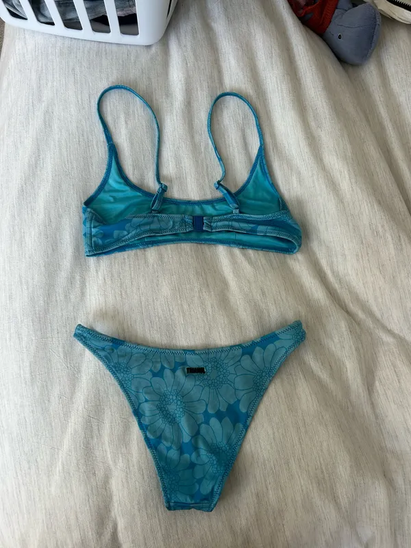 Triangl Bikini - Image 3