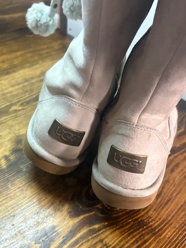 Gray Ugg boots size 8 - Image 8